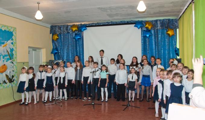 В Можняківській загальноосвітній школі І-ІІІ ступенів відбулися святкування з  нагоди  пам’ятних дат