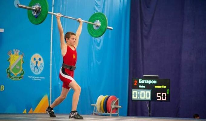ВІТАЄМО СРІБНОГО ПРИЗЕРА ЧЕМПІОНАТУ УКРАЇНИ З ВАЖКОЇ АТЛЕТИКИ - БАТАРОН НІКІТУ!