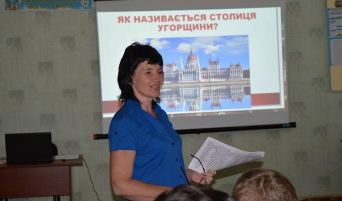 Учні агарарного ліцею знайомляться з країнами Європи.
