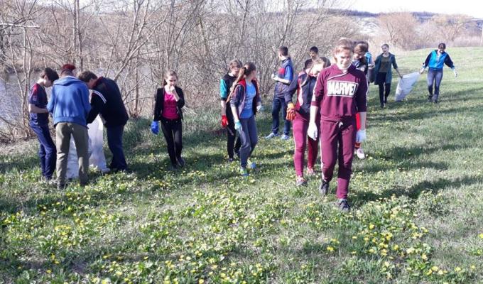 Весняна толока в закладах освіти району продовжується