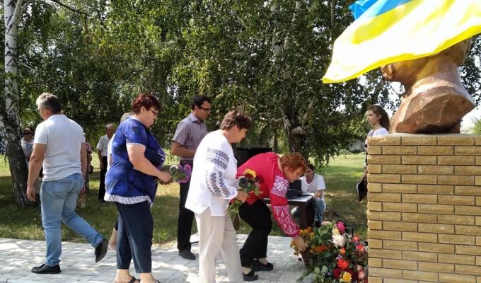 Покладання квітів до пам’ятника Тараса Григоровича Шевченка 