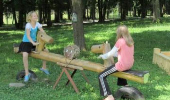 26 школярів Луганщини з прифронтової зони відпочивають у Трускавецькому військовому санаторії