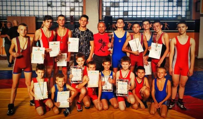 Вітаємо  наших юних борців - срібних призерів  чемпіонаті Луганської області! 