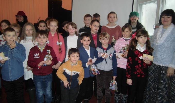 Проведений святковий районний захід «Добро запалює серця»