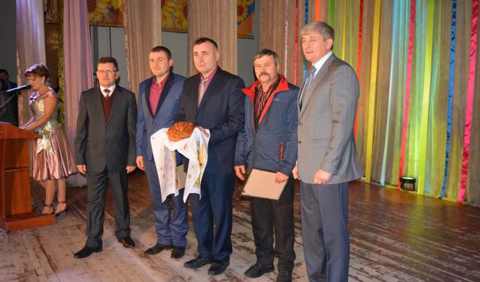 Відбулися урочистості заходи та святковий концерт з нагоди святкування Дня працівника сільського господарства «Уклін земний працівникам землі!» 