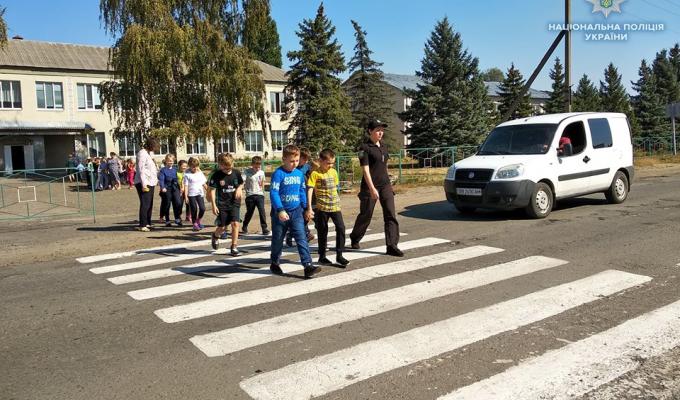 Поліцейські проводять профілактичну роботу серед дітей Новопсковського району