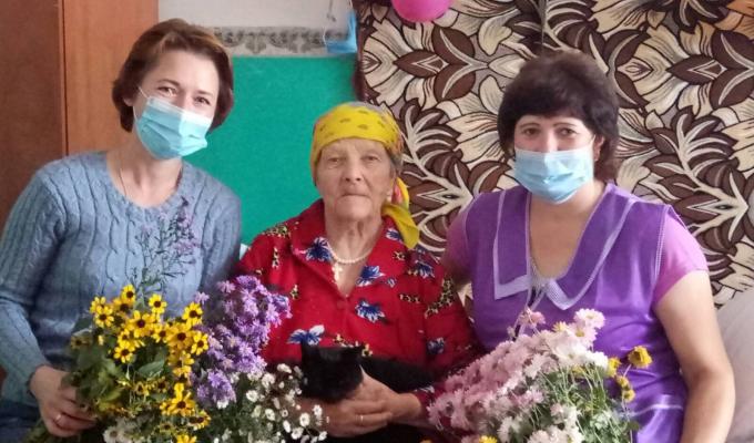 До Дня похилого віку привітали підопічних відділення стаціонарного догляду постійного проживання  Новопсковського територіального   центру