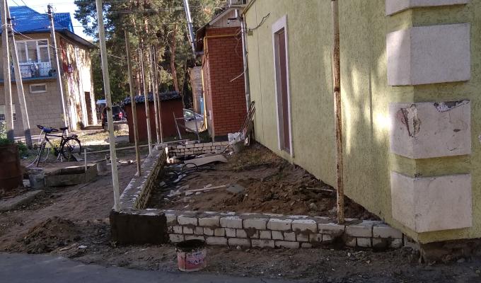 Самовільне будівництво.