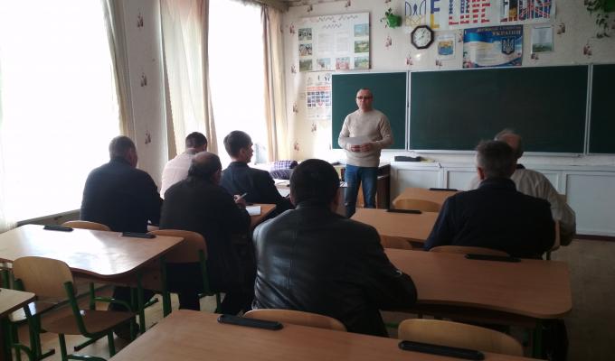 Навчаються викладачі предмету «Захист Вітчизни»