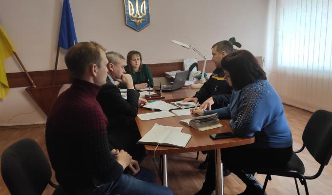 Відбулась нарада щодо підведення проміжних підсумків за результатами здійснення позапланових заходів державного нагляду (контролю) за додержанням вимог законодавства у сфері техногенної та пожежної безпеки закладів, установ та організацій з масовим перебу