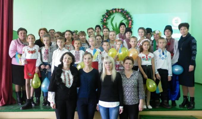 Освітяни повертаються додому.