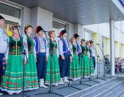 З нагоди святкування Дня захисника України на площі біля Центру культури, дозвілля  туризму і спорту Новопсковської селищної ради в смт Новопсков зібралися представники органів виконавчої влади, місцевого самоврядування, підприємств, організацій району, п