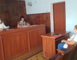 Комісією з питань захисту прав дитини райдержадміністрації 29 липня розглядалися питання щодо статусу дитини та встановлення опіки
