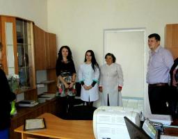     З нагоди відзначення дня фармацевтичного працівника виконуюча обов’язки голови Новопсковської райдержадміністрації Світлана Слюсарєва та завідуюча сектором з питань молоді, спорту та охорони здоров’я РДА Ірина Віннік привітали з професійним святом.