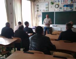 Навчаються викладачі предмету «Захист Вітчизни»