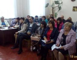     У відділі освіти відбулася нарада керівників закладів загальної середньої освіти району на чолі з начальником відділу Світланою Кузнєцовою. 