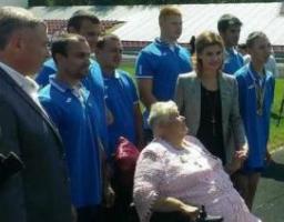 Марина Порошенко передала гусеничний підйомник для спортсменів з особливими потребами Луганщини